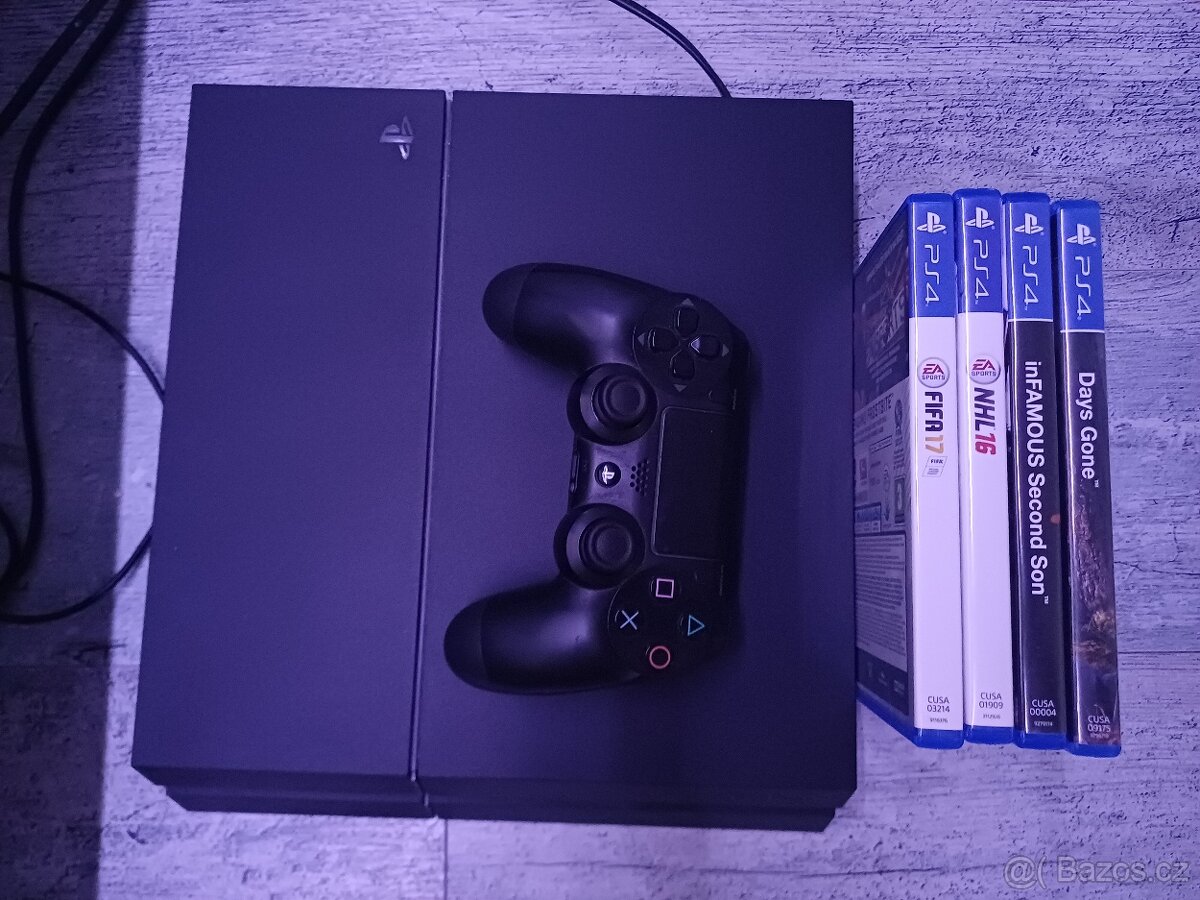 Playstation 4 1TB + 1x ovladač + hry
