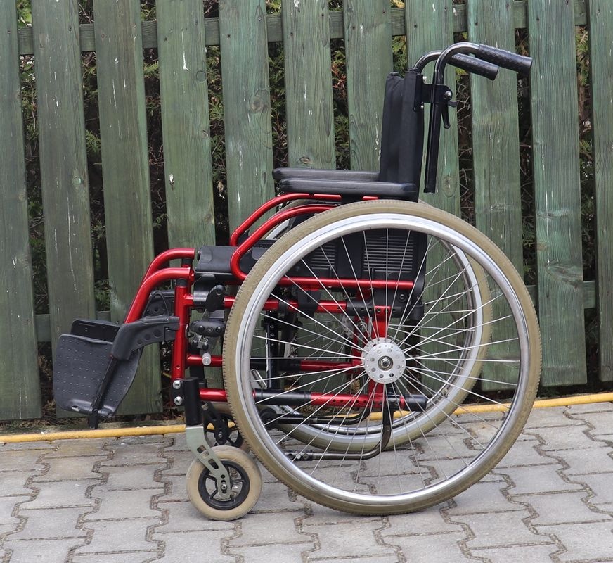 042-Mechanický invalidní vozík Meyra.