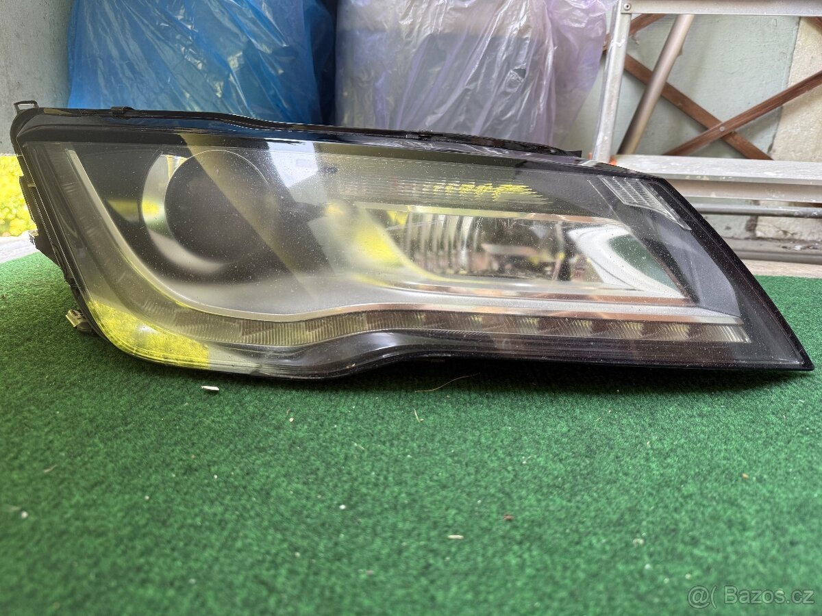 Audi A7 4G pravý bixenon
