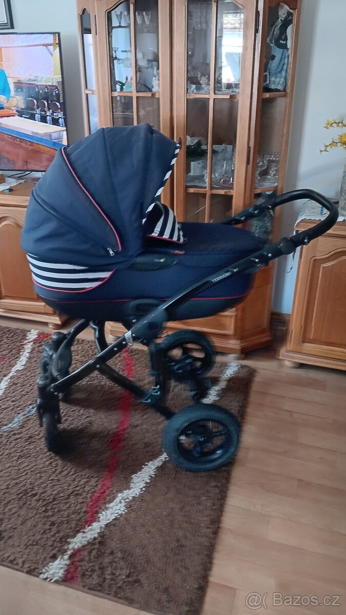 PRODÁM KOČÁRKY-RUŠÍM SBÍRKU