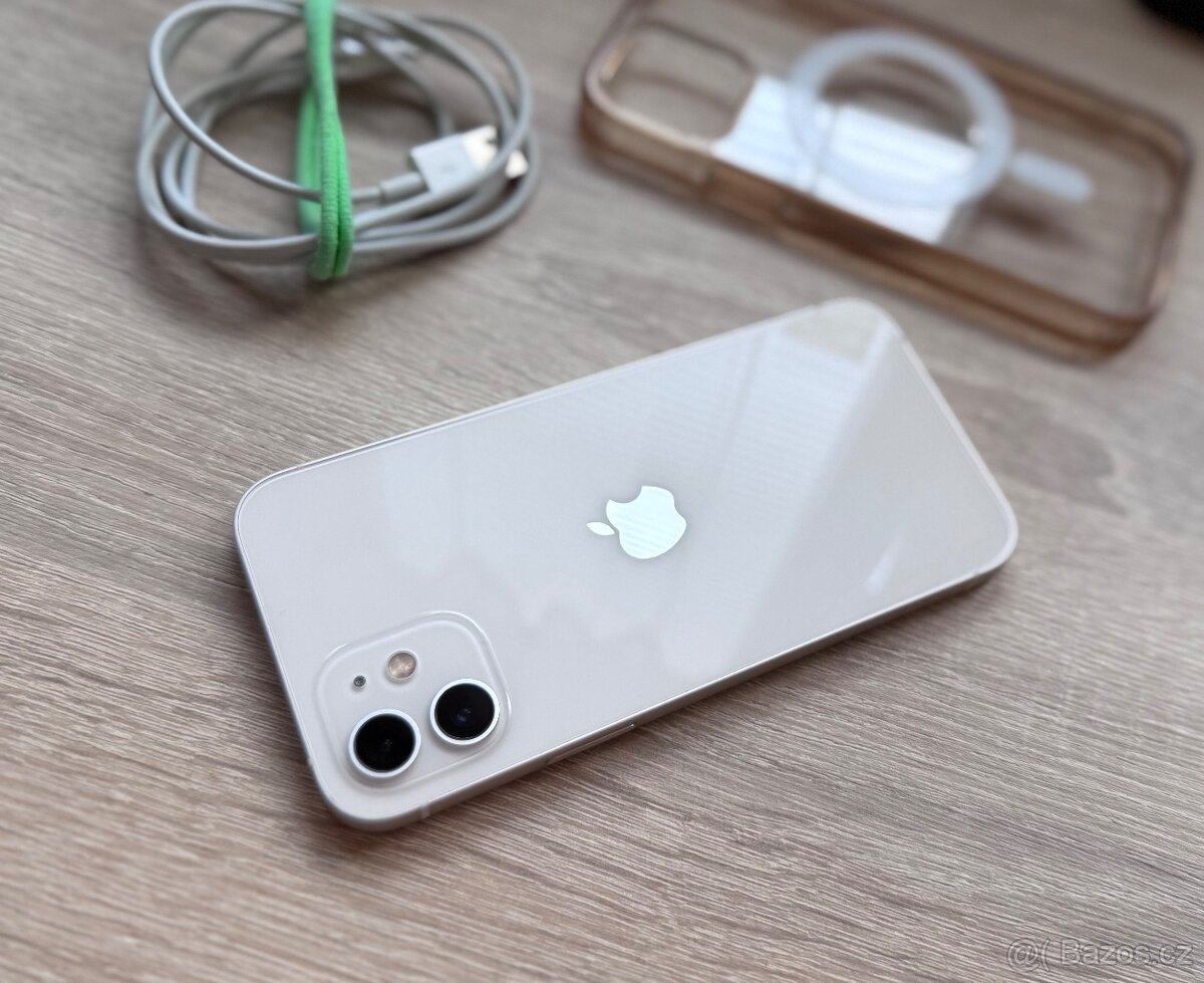 Apple iPhone 12 64gb Bílá barva, krásný stav, baterie 93%.