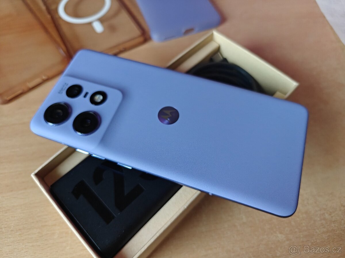 Motorola Edge 50 Pro 12GB/512GB 2roky+ záruka Top Stav