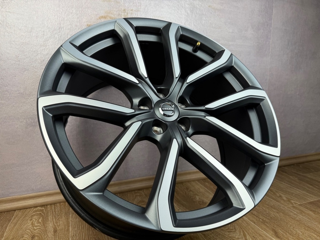 TOP kola R20 Volvo XC90 originál