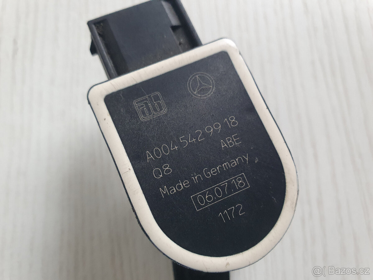 MERCEDES BENZ SNÍMAČ VÝŠKY VOZU SENZOR SVĚTLO A004 542 99 18