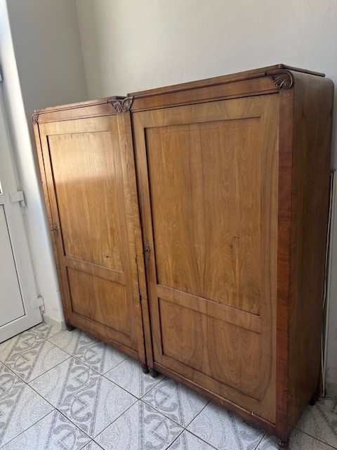 2 skříně zhotovené okolo roku 1850 ve stylu biedermeier