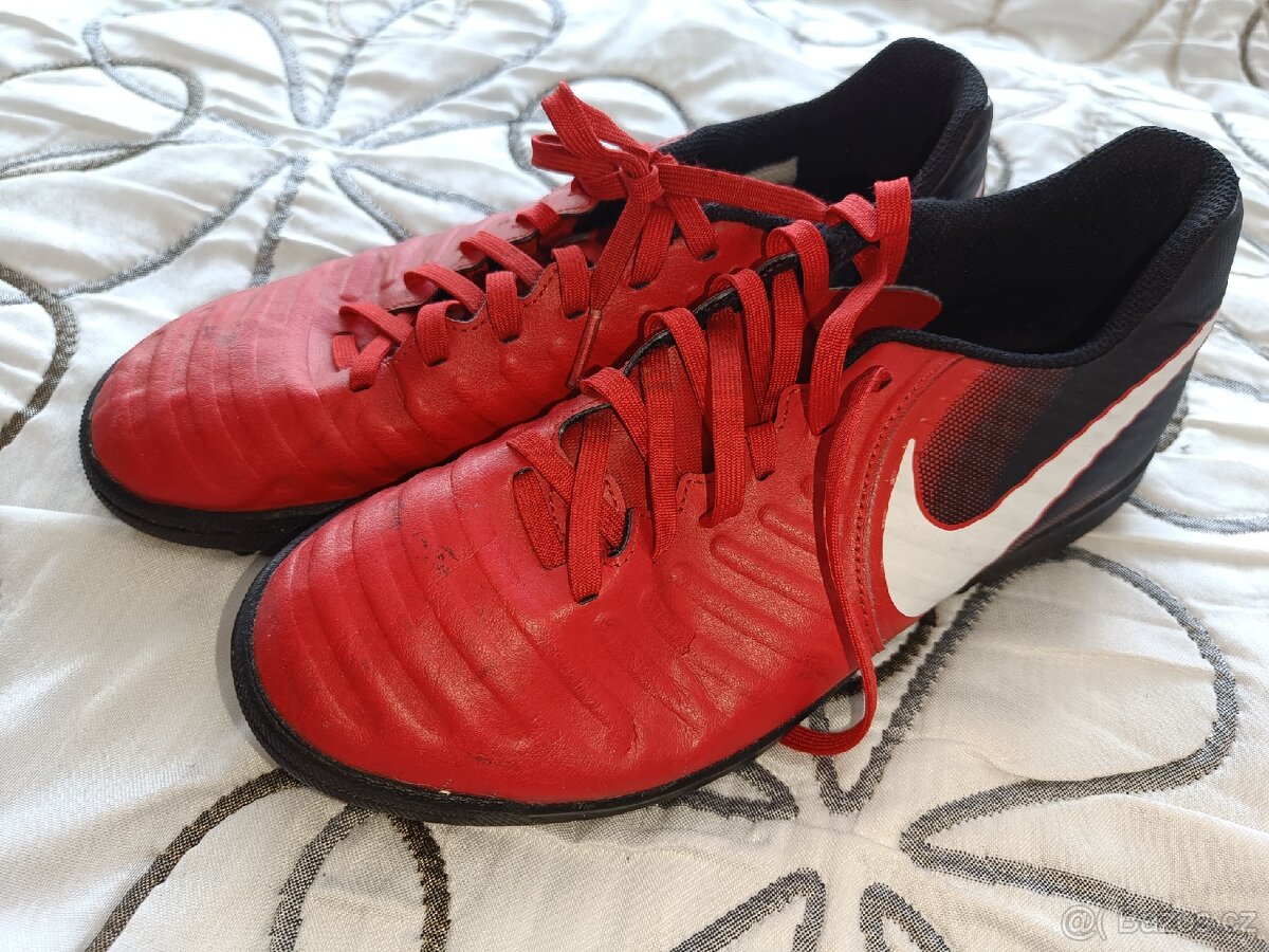 Boty / turfy Nike Tiempox, vel 38-39
