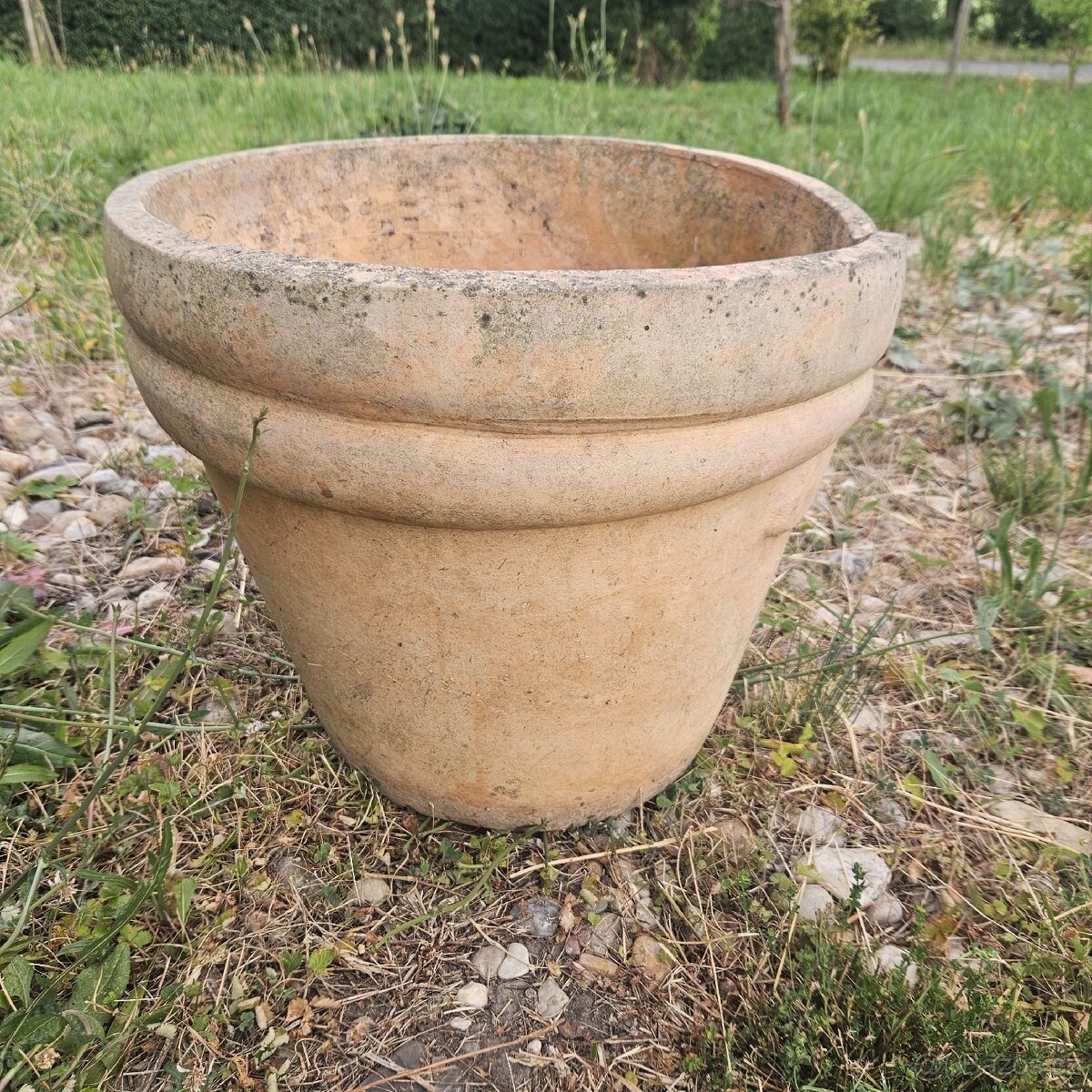 KVĚTINÁČ VENKOVNÍ CELOROČNÍ Terakota. NEZASÍLAM