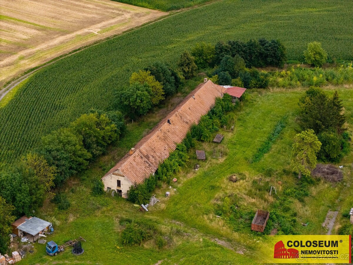 Křižanovice u Vyškova, zemědělský objekt, pozemek 5.144 m2 –