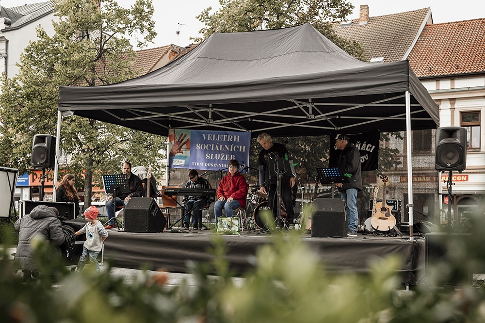 Pronájem pódia 6x4m