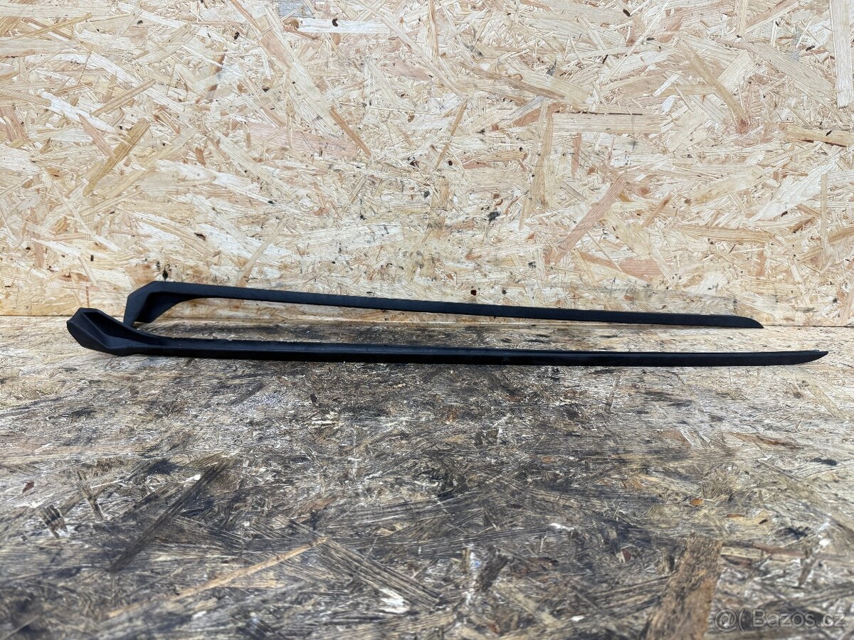 LIŠTY ČELNÍHO OKNA LAND ROVER DISCOVERY SPORT L550