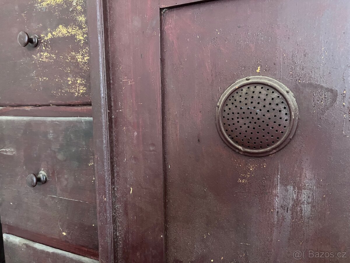 Kuchynska komoda starozitna