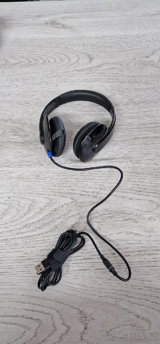 Sluchátka Logitech s kabelem a mikrofonem
