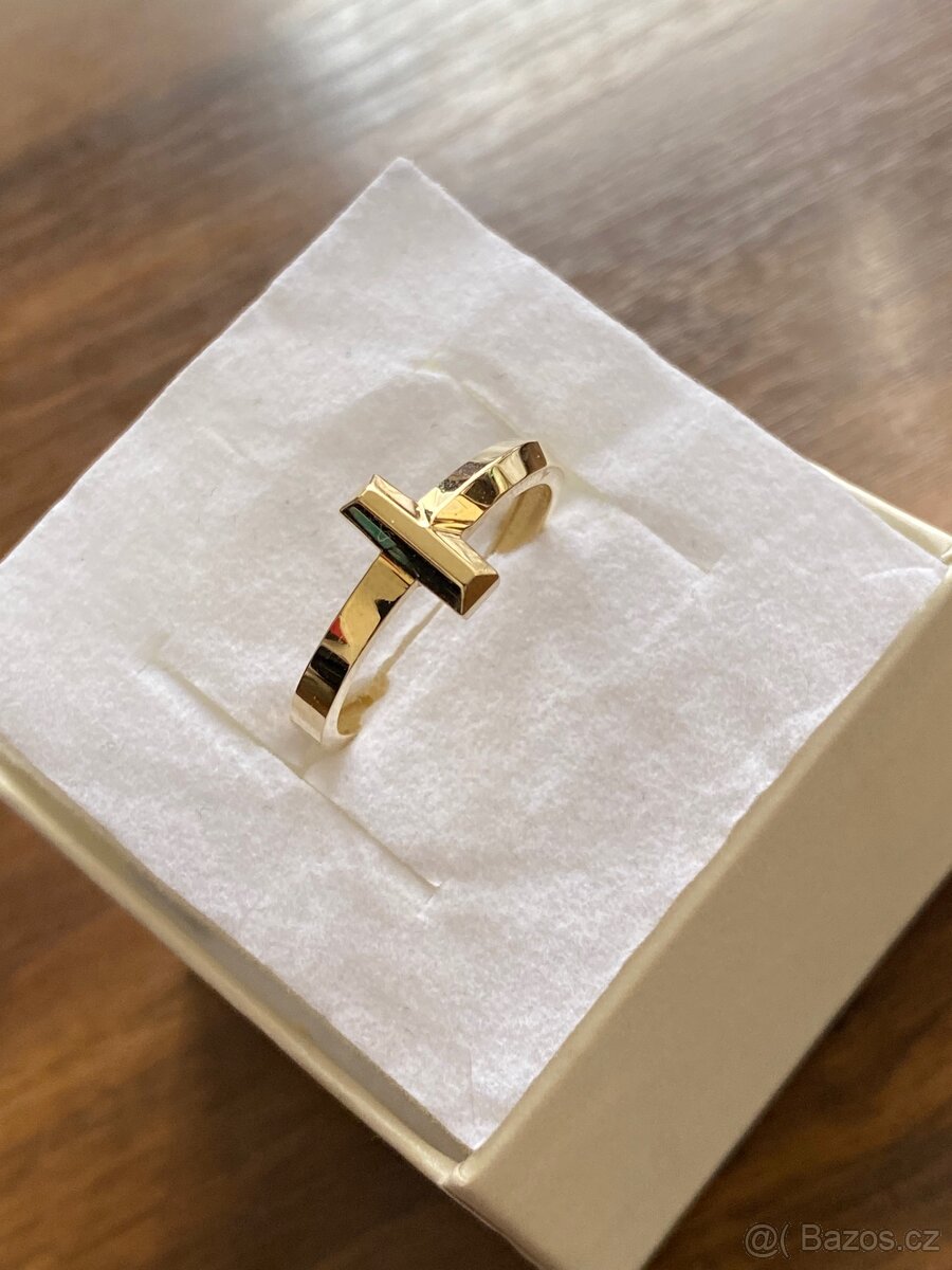 Zlatý dámský prsten