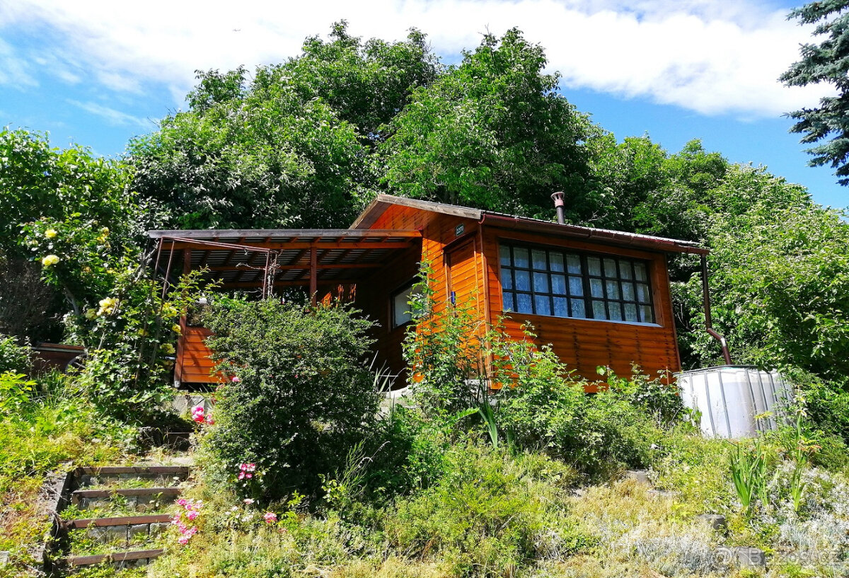 Kladno - prodej chaty s ev.č. s rozlehlou zahradou 845m2