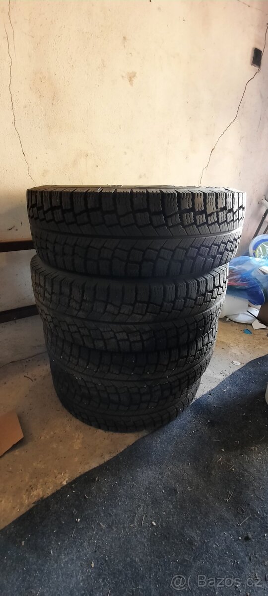 Pneu Vraník 215/65 R16C