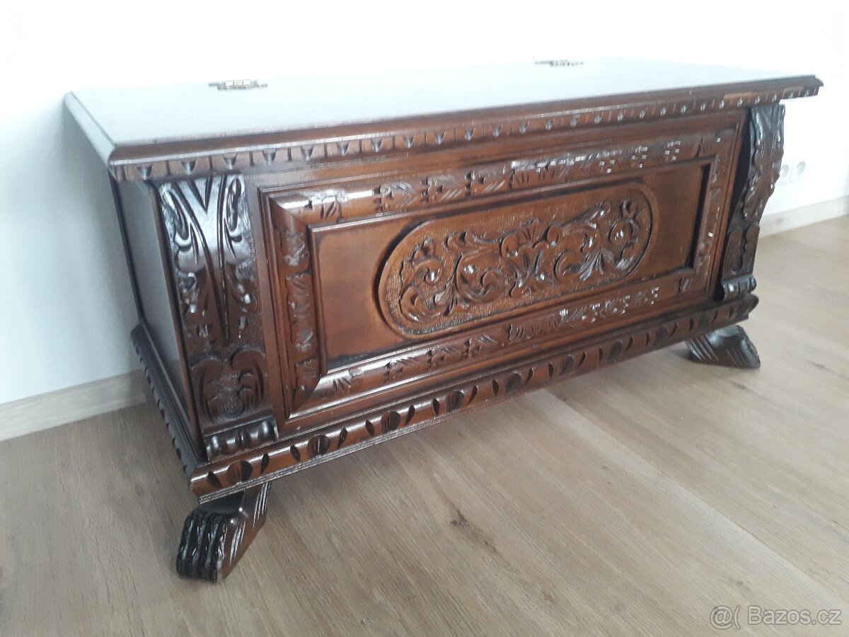 Truhla z masivního dřeva