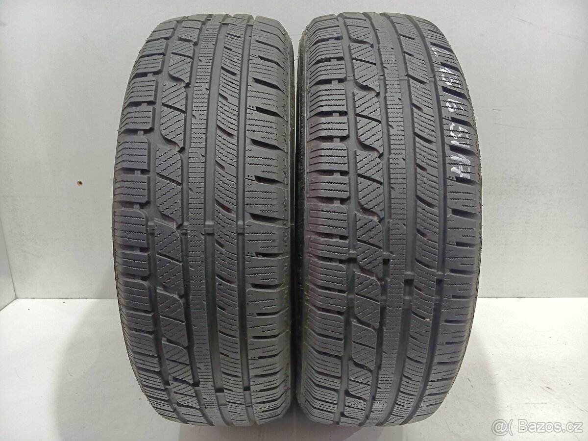 2ks zimní pneu 215/65/17 Nankang