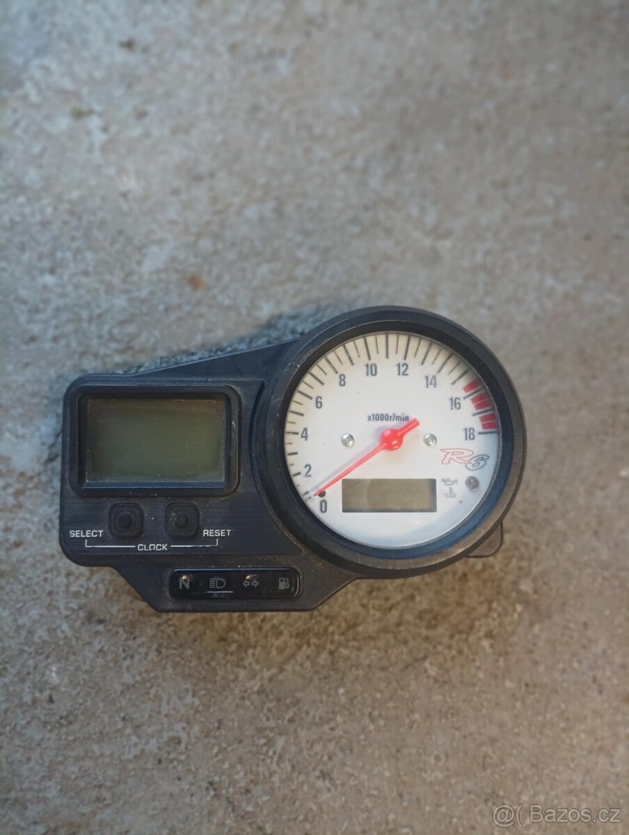 yamaha R6 99-02 budík