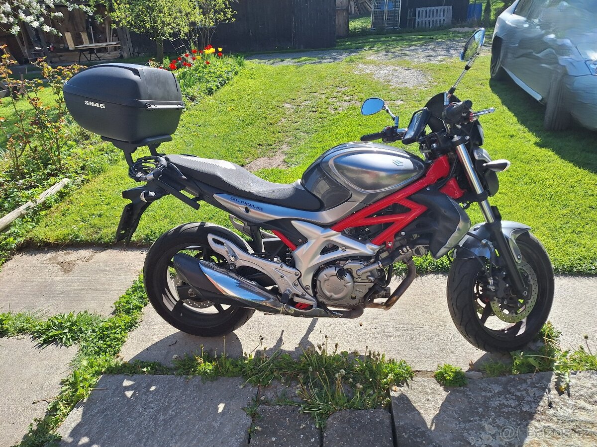 Suzuki Gladius 650 + kufr