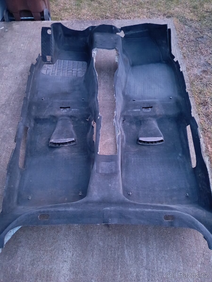 Podlahový koberec Superb 1