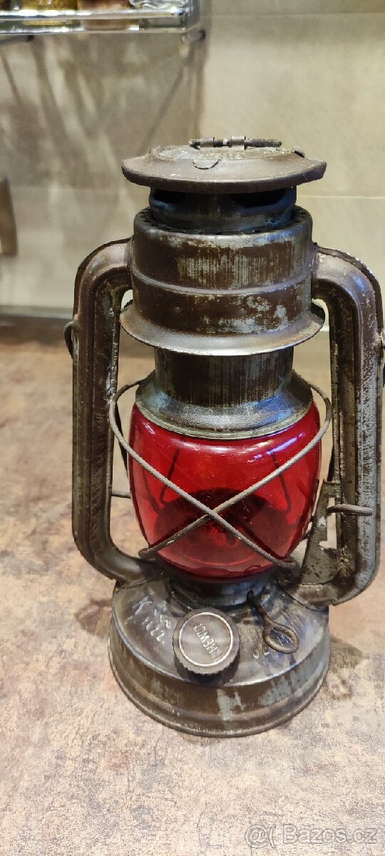 Petrolejová lampa Rhewum