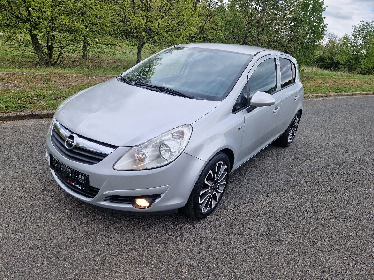 Opel Corsa D 2008 1.2i 59KW 1.MAJITEL  TOP KM