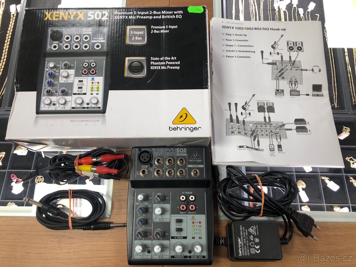 Mixážní pult Behringer Xenyx 502