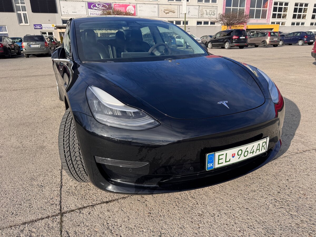 Tesla Model 3 Long range s Ťažným Zariadením