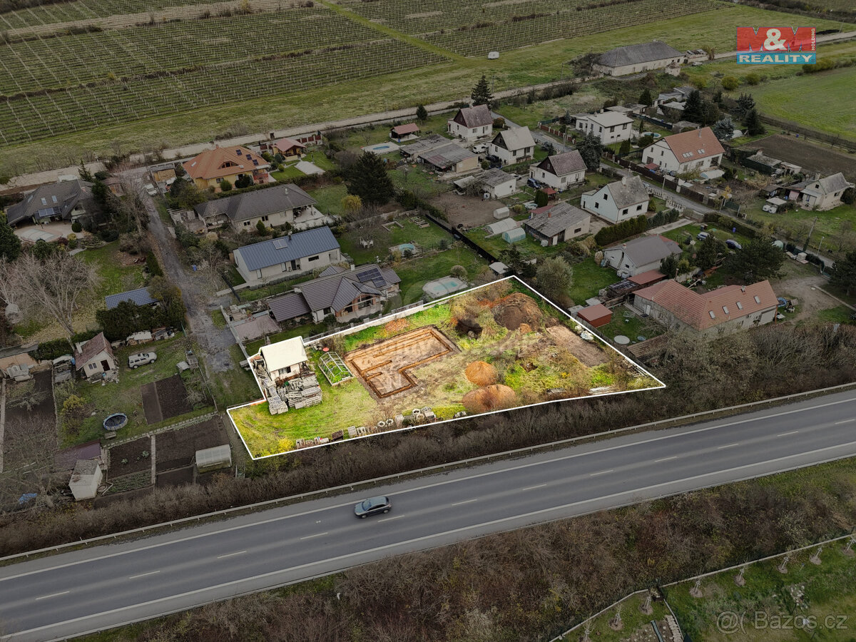 Prodej pozemku k bydlení, 1618 m², Mělník