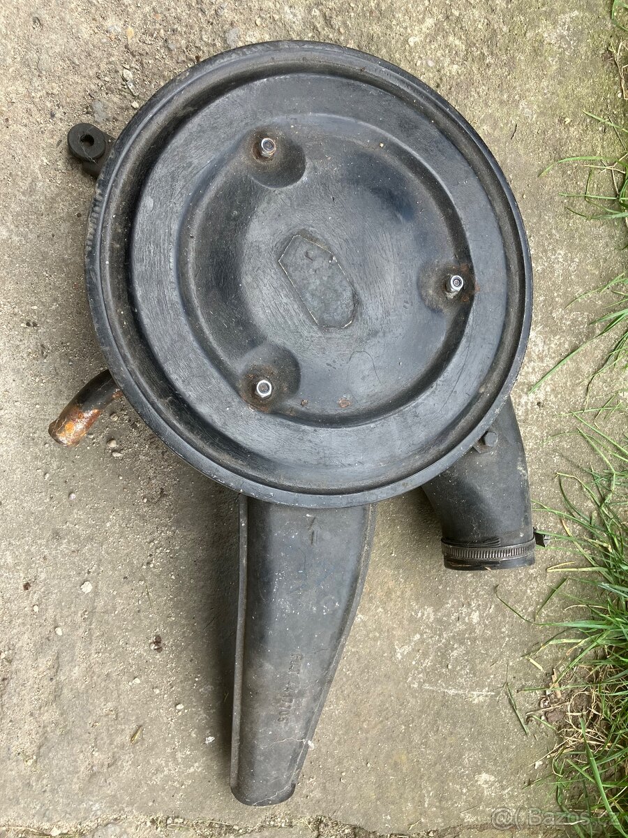 Kryt vzduchového filtru na Fiat X1/9