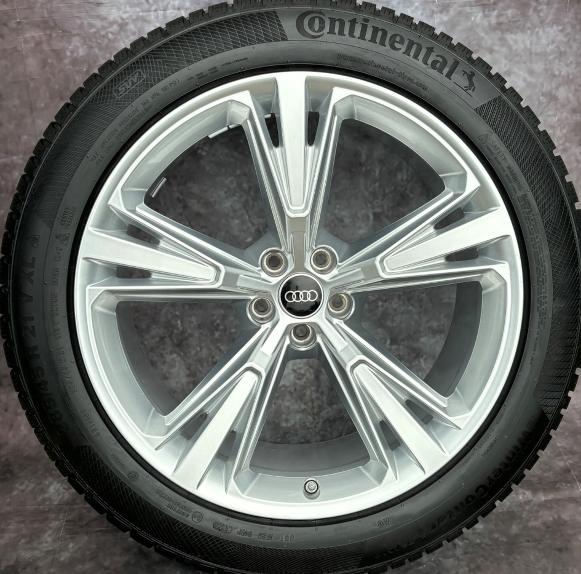 Zimní zánovni top sada Audi Q8 285/45R21 113V