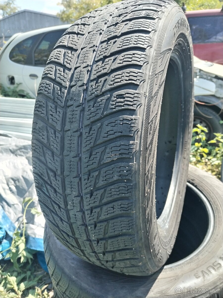 Zimní NOKIAN 235/60R18