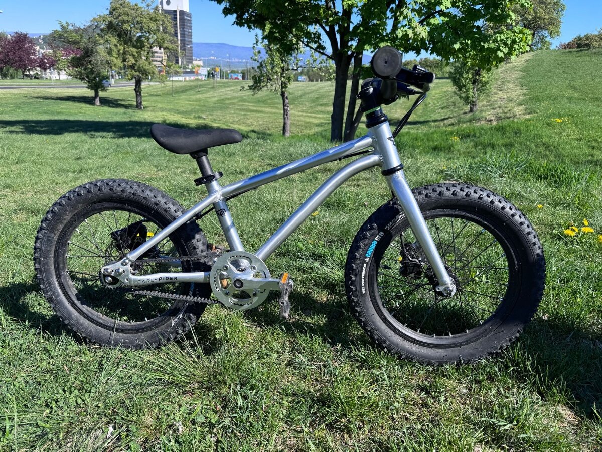 Early Rider Seeker X 16 - hydraulické kotoučové brzdy
