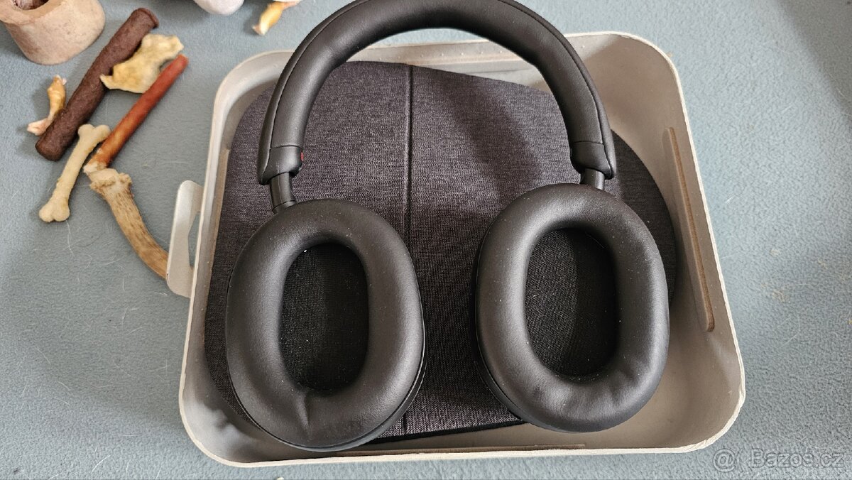 Sony WH-1000XM5