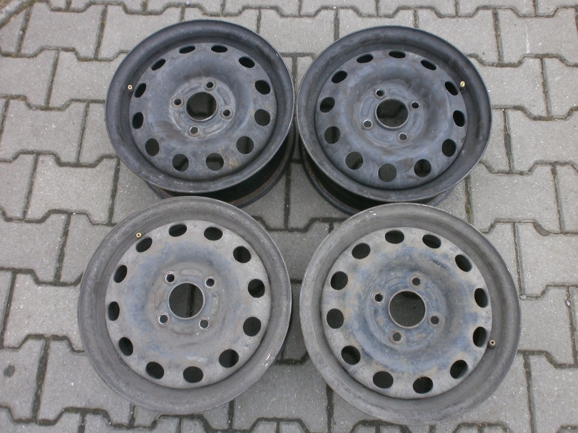 4x Plechové disky na FORD FOCUS velikost 14tky 200kč všechny