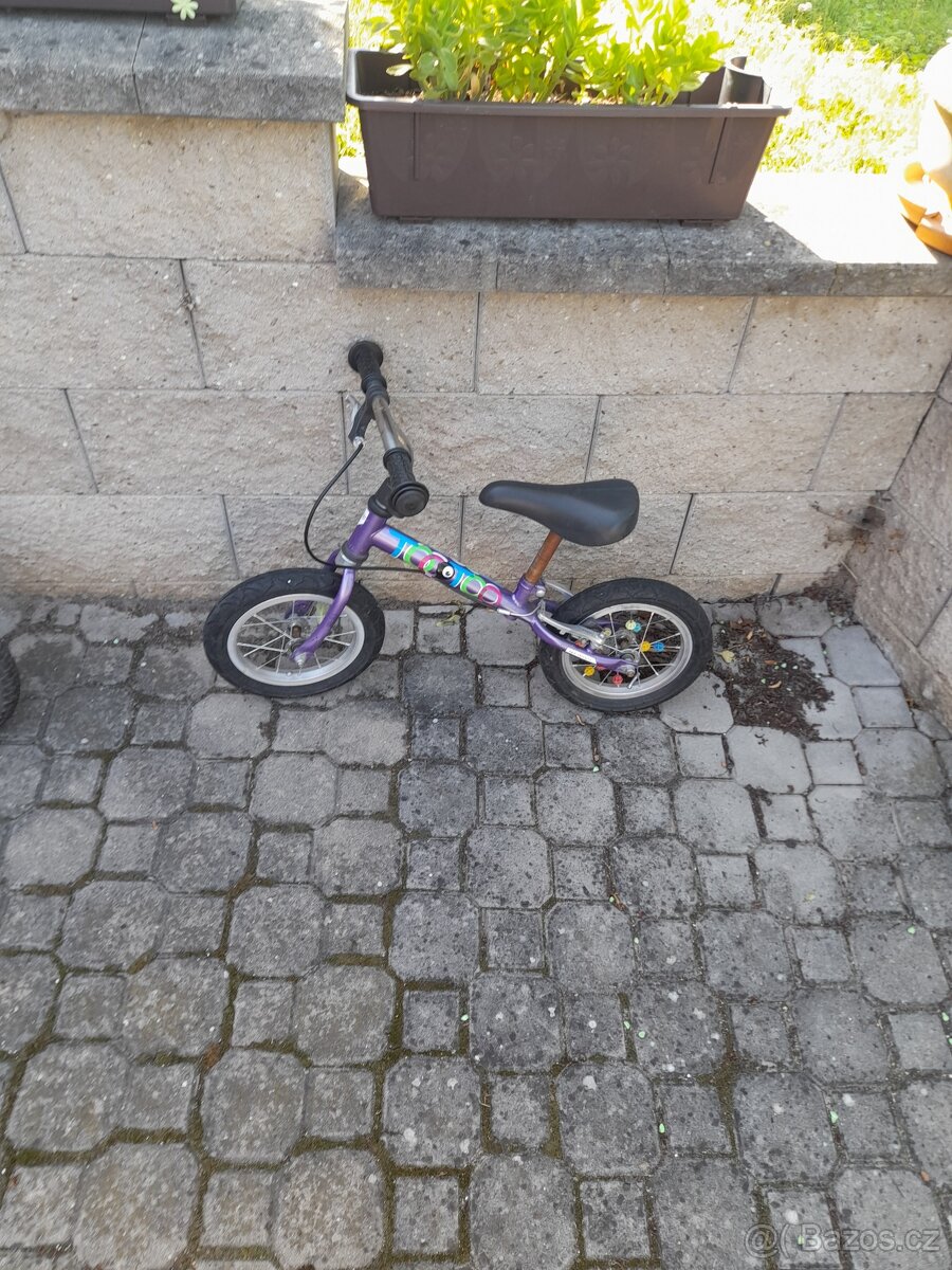 Barevné odrážedlo