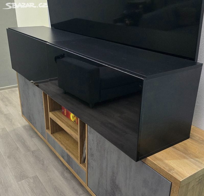 Televizní skríňka, TV skříň