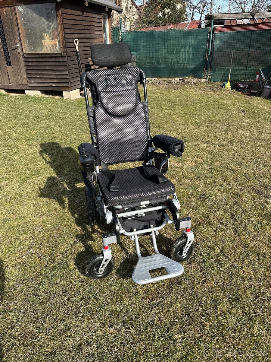 Invalidní vozík