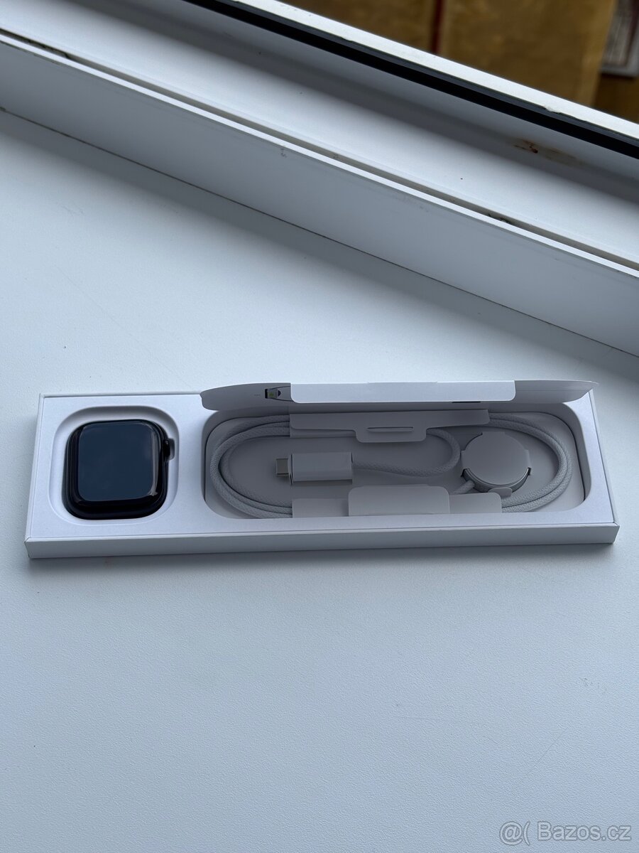 Apple Watch 10 46mm v záruce