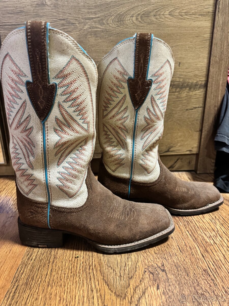 Westernové boty Ariat 38