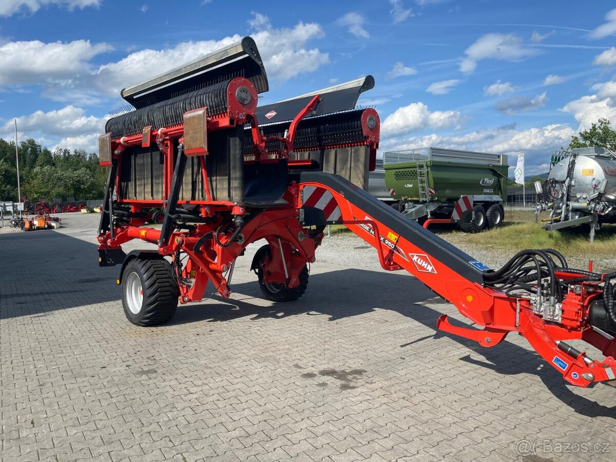 Shrnovač pásový KUHN  Merge Maxx 950