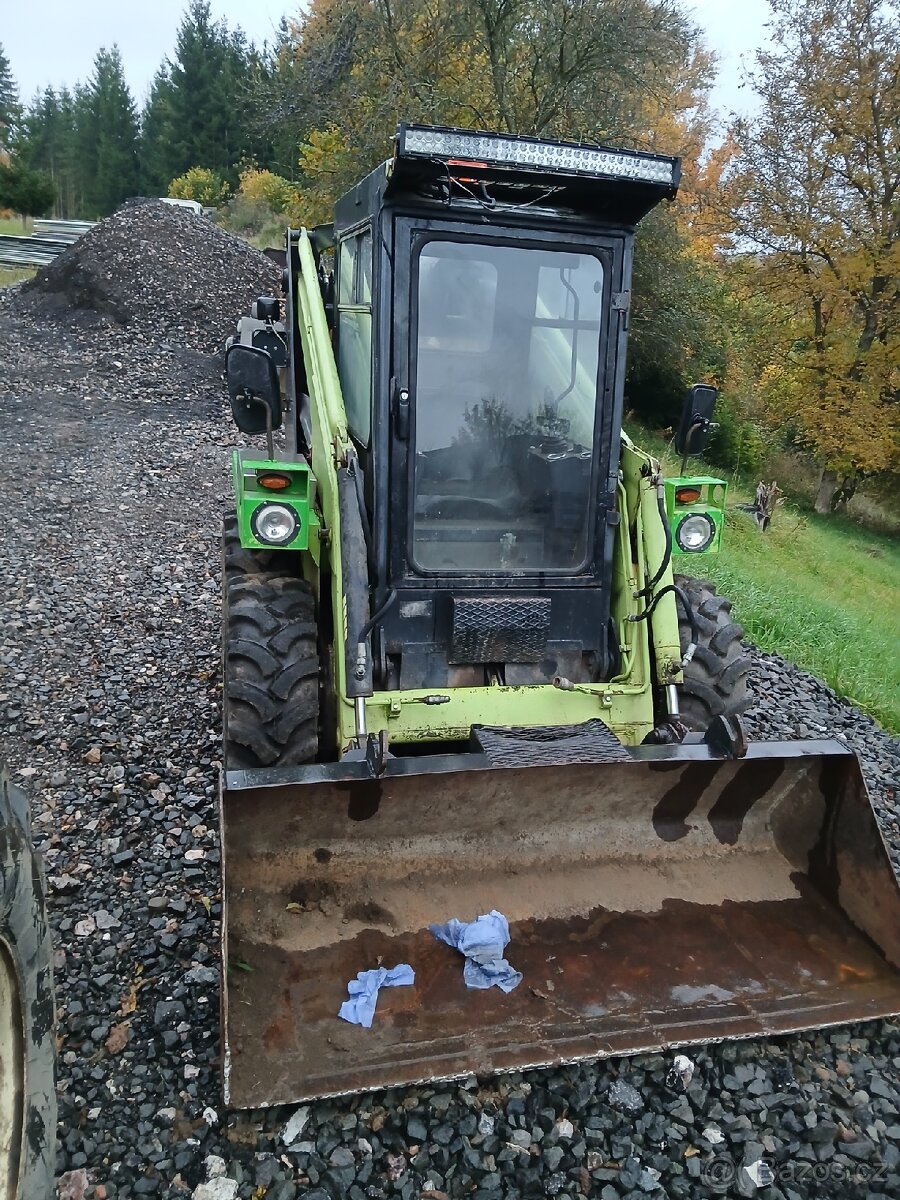 Locust 750