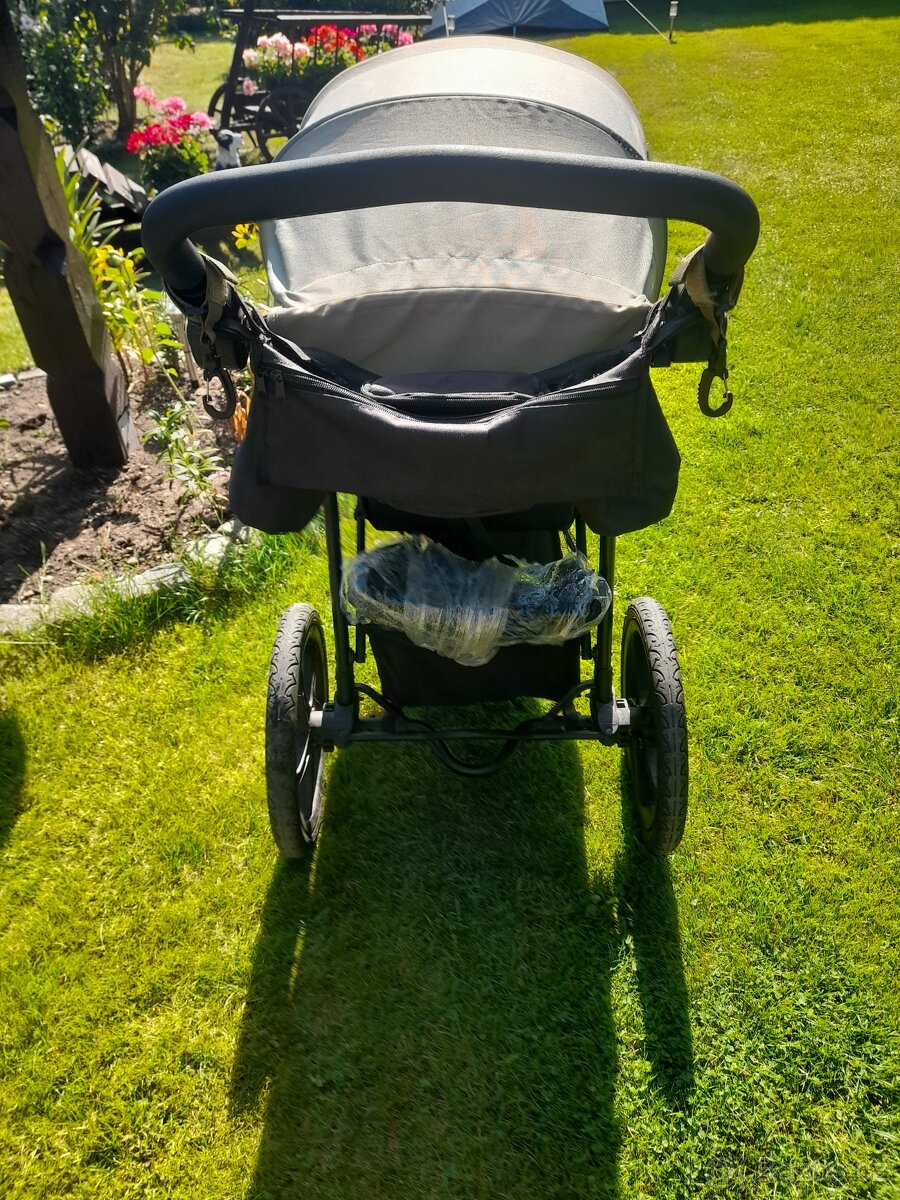 Dětský kočárek