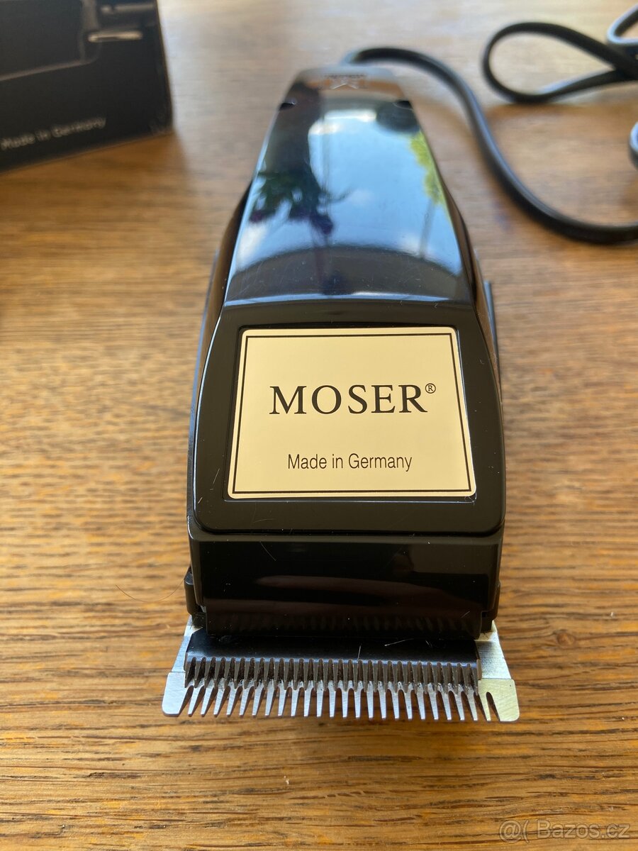 Holicí strojek Moser 1400