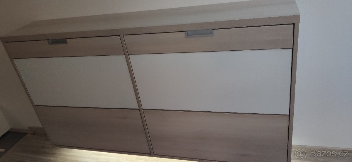 Botnik 170x90x33,5 s LED osvetlenim+stojan na destniky