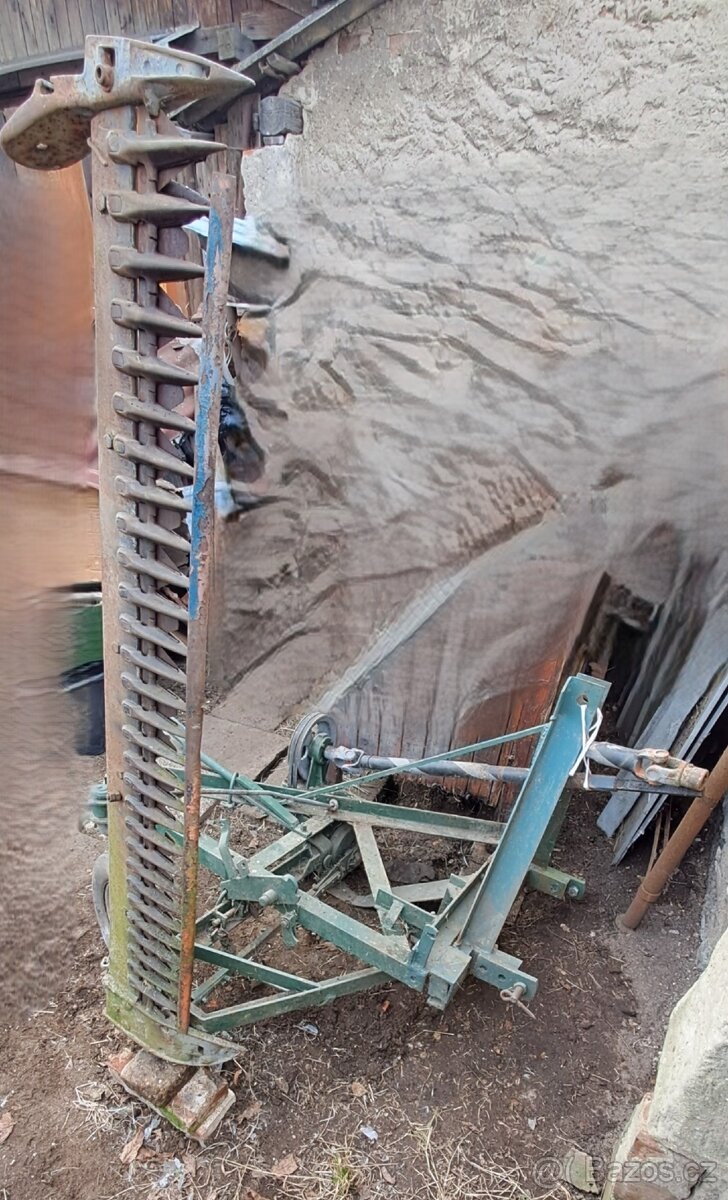 Lištová sekačka nesená čáp