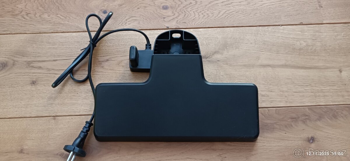 Nabíjecí stanice k vysavači ETA