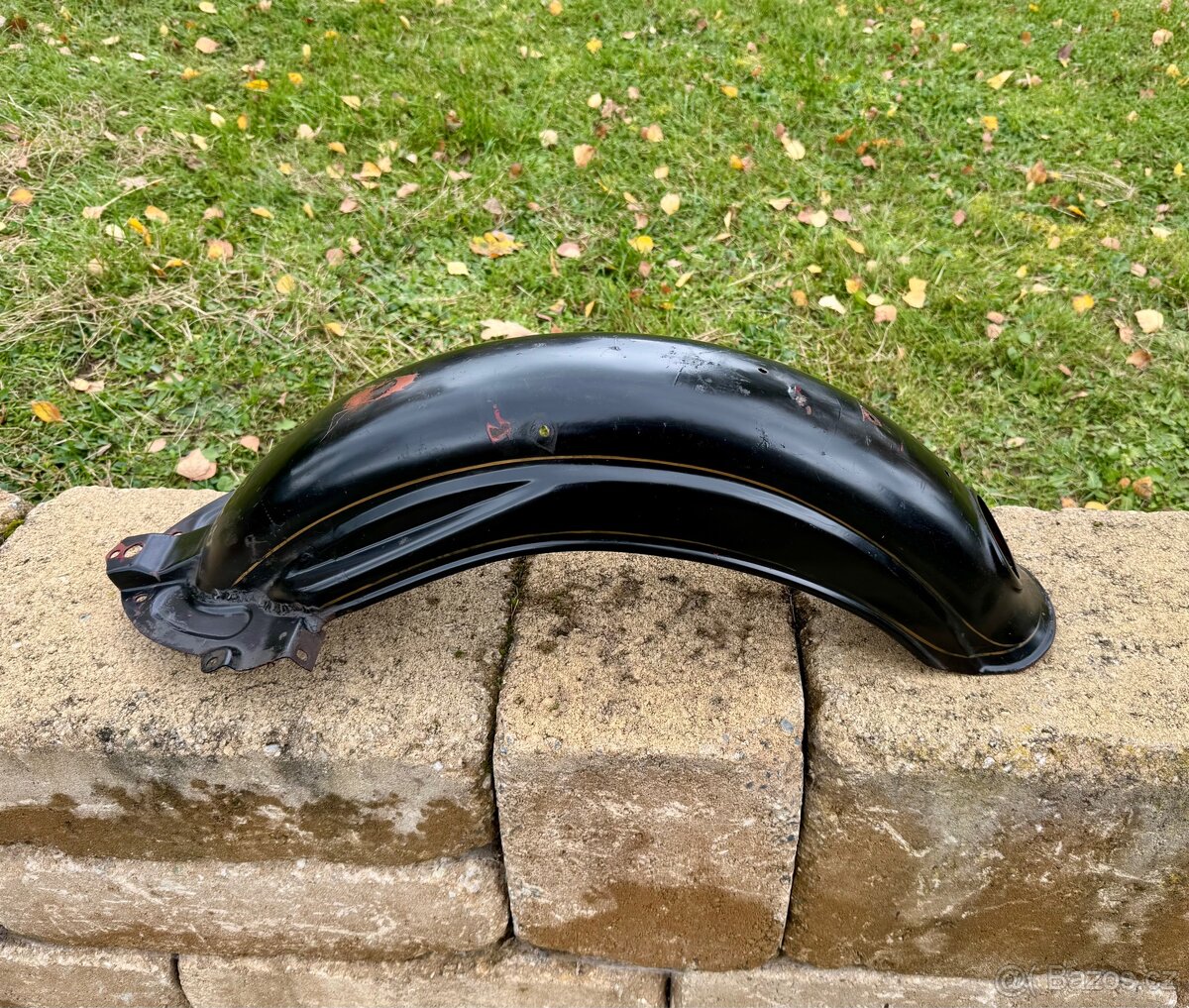 Jawa CZ 250 350 kyvacka pulbuben - zadní blatnik