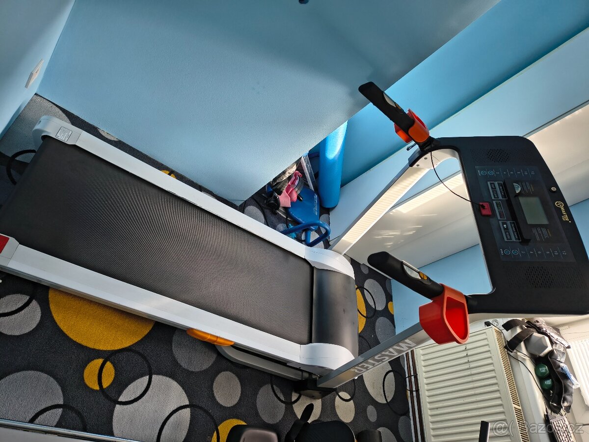 Běžecký pás Master F20