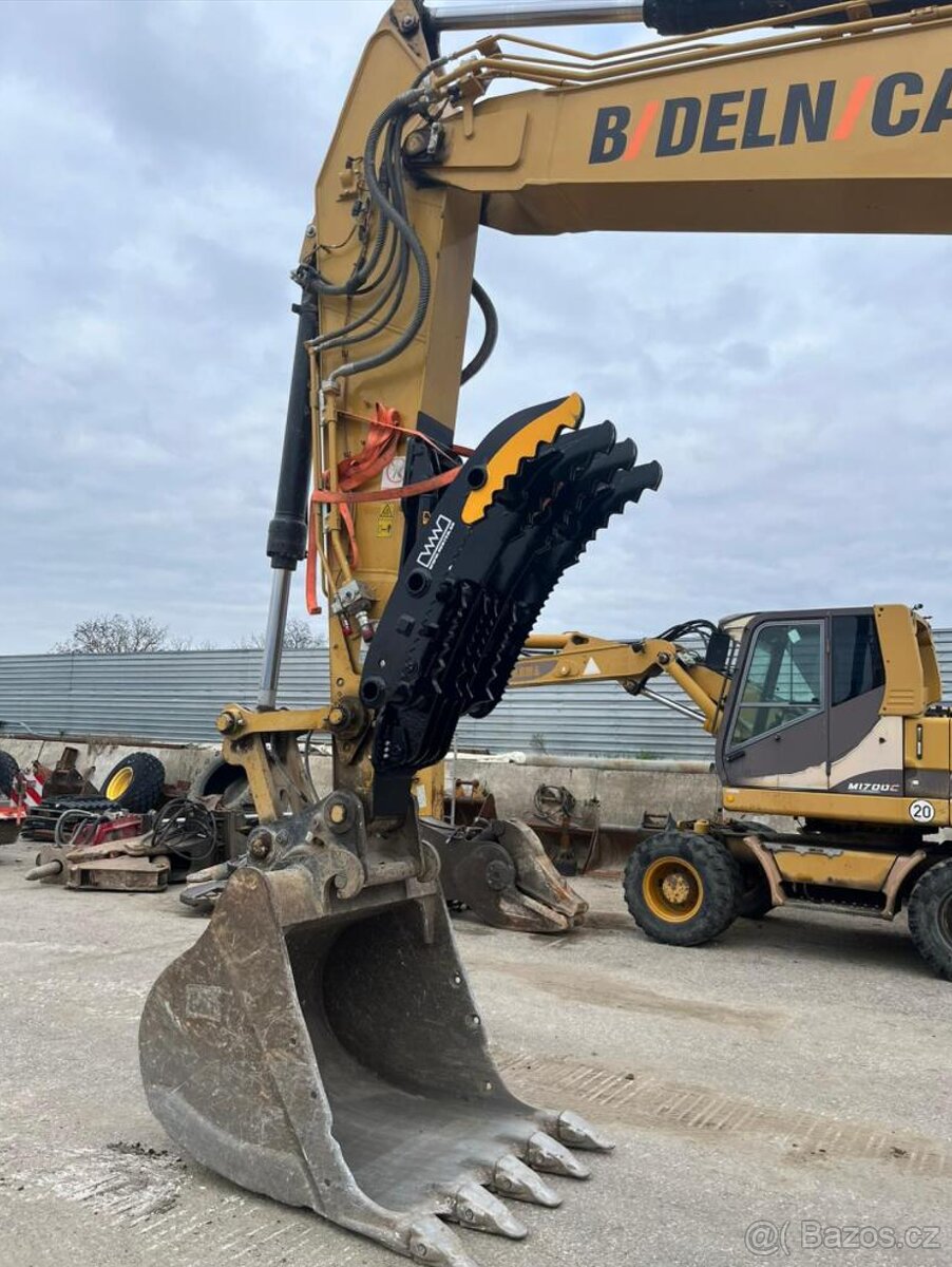 Hydraulický pridržovací prst na bagr, rýpadlo CAT a jiné